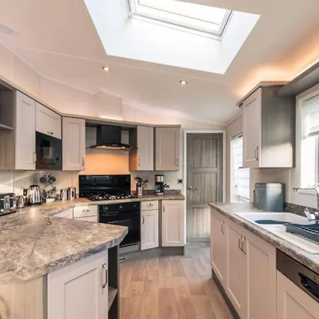 Woodland Jewel With Hot Tub York