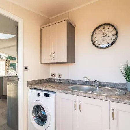 Woodland Jewel With Hot Tub Alojamento de Turismo Selvagem