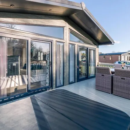 Woodland Jewel With Hot Tub Alojamento de Turismo Selvagem